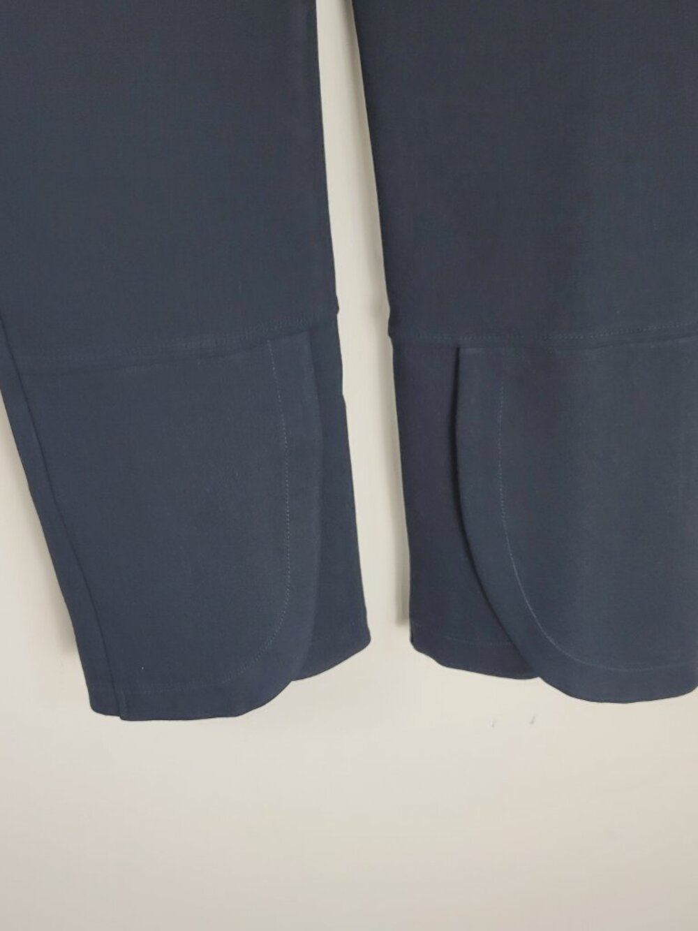 Anthropologie Essential Trouser Pants Black Tulip Hem Slim Ankle Size 4 - Picture 6 of 11
